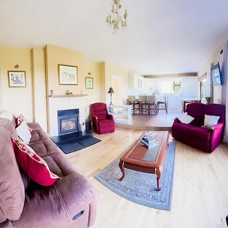 Holiday home Dooneen House *